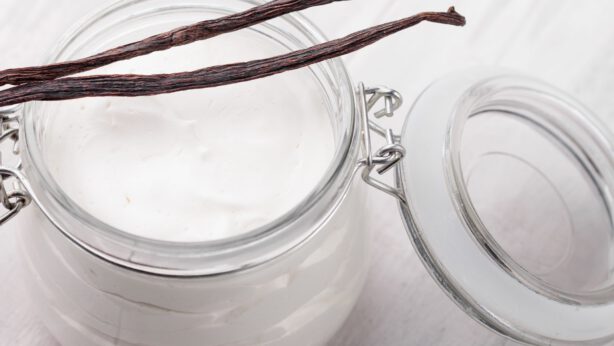 Φροντίδα DIY. Καλοκαιρινό βούτυρο σώματος καρύδας