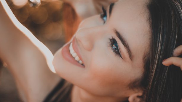 Εδώ θα Βρείτε Τέλεια Σέρουμ Προσώπου που Απομακρύνουν τους Αποχρωματισμούς από το Πρόσωπο ΕΝΤΕΛΩΣ!