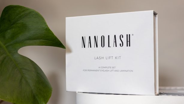 Δοκιμάζοντας το επαναστατικό σετ ανόρθωσης της Nanolash για πλαστικοποίηση βλεφαρίδων στο σπίτι. Τι μπορώ να πω για αυτό;